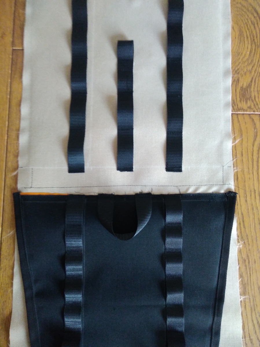 travail-couture-plat-sacoche-velo-thibault-jouannic