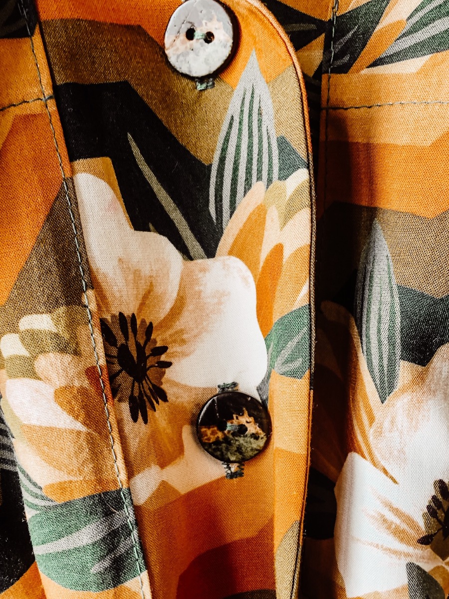 robe-reeta-detail-bouton-motif-girafe